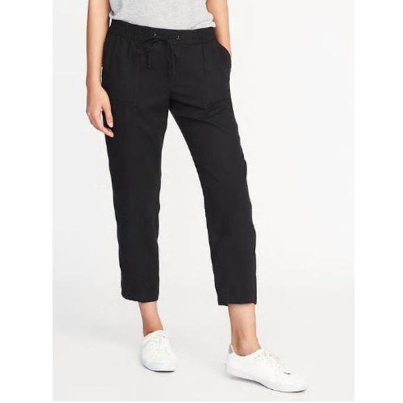 Old Navy Pants - {Old Navy} Mid-Rise Soft Utility Cropped Pants L